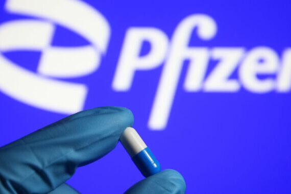 FDA জরুরীভাবে Pfizer-এর COVID-19 বড়ি অনুমোদন করেছে
