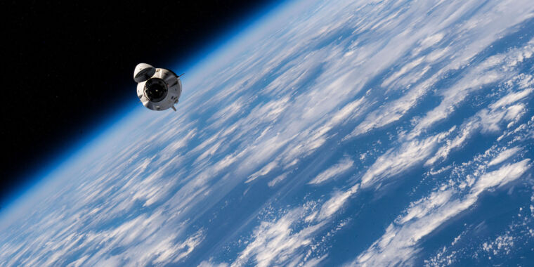একটি “বিস্তৃত তদন্ত” অনুসরণ করে, NASA SpaceX-এ অতিরিক্ত মহাকাশচারী ফ্লাইট অফার করছে