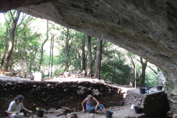 আমাদের প্রজাতির সদস্যরা প্রায় 54,000 বছর আগে পশ্চিম ইউরোপে ছিল