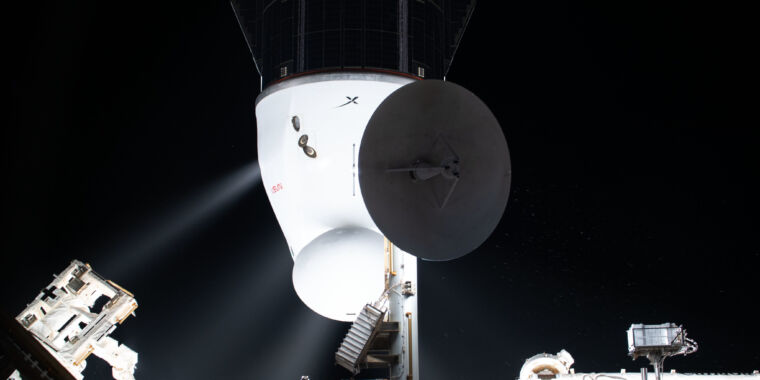 NASA একটি প্রোপেল্যান্ট সমস্যার কারণে কার্গো ড্রাগন ফ্লাইট বিলম্বিত করেছে